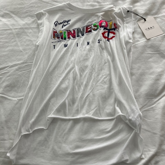 Tshirt - Picture 1 of 4